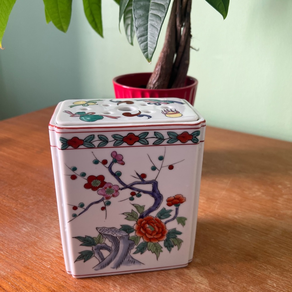 Vintage Hand-painted Floral Frog Rectangular Vase Made in Japan